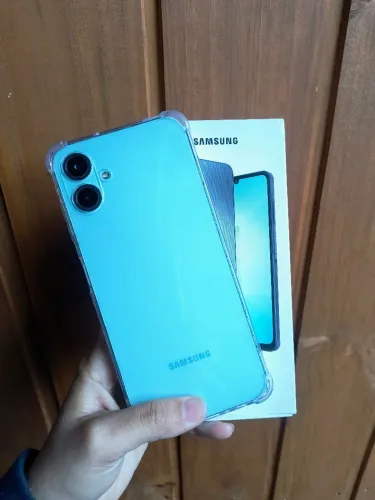 Samsung A06 128GB - USADO