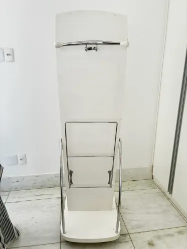 Espelho com Cabideiro