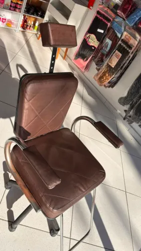 Cadeira salão barbeiro trancista