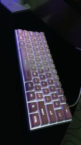 Teclado gamer 60% + removedor de teclas