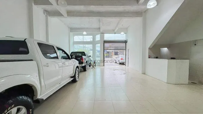 Loja Comercial de Frente com 228,20 m² para Aluguel no Centro de Pelotas