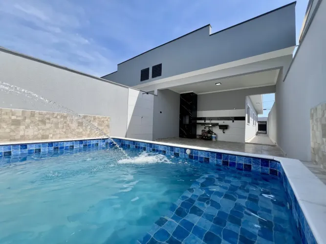 Casa para Venda em Mongaguá, Oceanópolis, 2 dormitórios, 1 suíte, 1 banheiro, 2 vagas