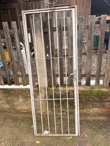 Portão de metal 2.12x0,75