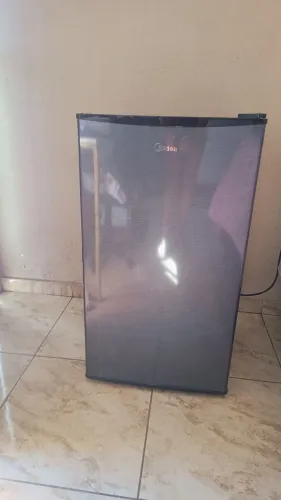 Frigobar Midea 93litros