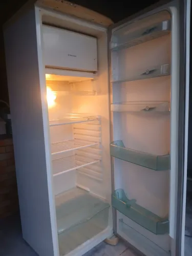 Geladeira  funcionando tudo [Entrego]