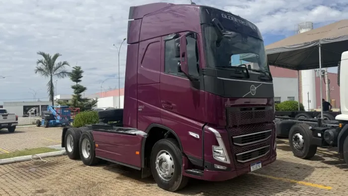 Volvo FH460 EC HSLP 6x2T 2025.