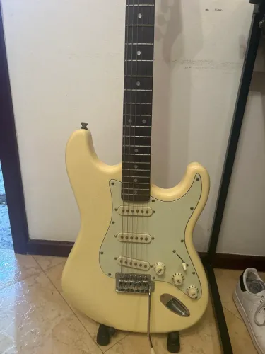 Guitarra Stratocaster SX Vintage