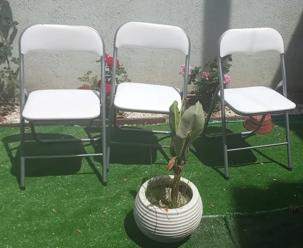 Cadeiras dobráveis brancas. NOVAS! 