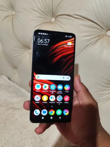Poco X3 128 gigas 6+2 de ram tem NFC