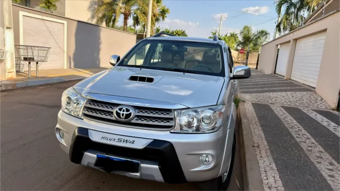 Toyota Hilux SW4 SRV D4-d 4X4 3.0 TDI Dies. AUT 2011
