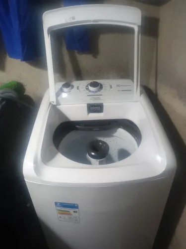 Maquina de lava 9k semi nova
