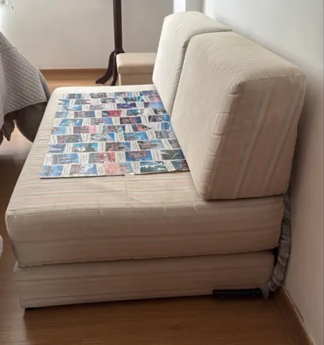 Sofá-Cama 2 Lugares - Confortável e Conservado