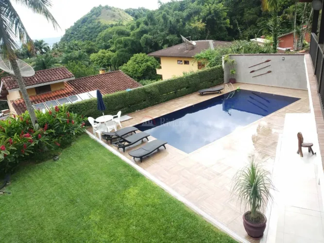 Casa a Venda na praia do Guaecá em condomínio fechado