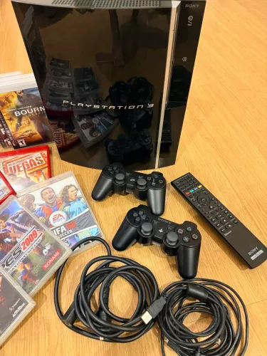 PlayStation 3 Fat Preto 40GB + 18 jogos
