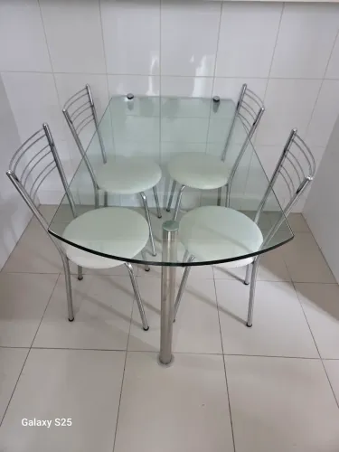 Mesa Cozinha 130x70 de Inox com Tampo de Vidro com 4 cadeiras