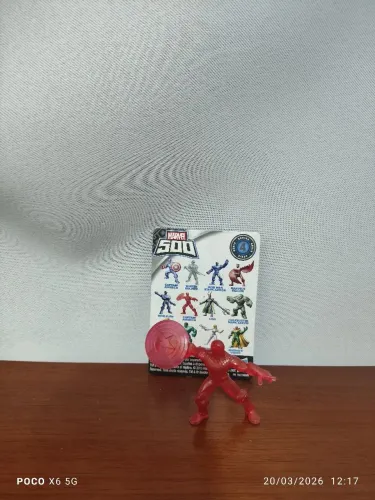 Miniatura capitão América translúcido vermelho - Marvel 500 Série 4