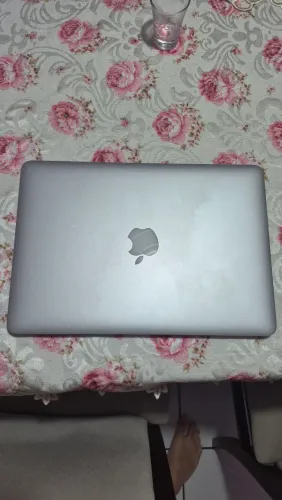 MacBook Pro 2015 - i5 15" - 8GB RAM - 500 GB SSD