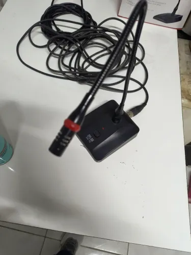 MICROFONE DE BANCADA FUNCIONANDO NORMALMENTE.