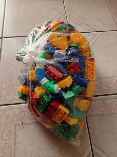 Brinquedos educativos para montar 