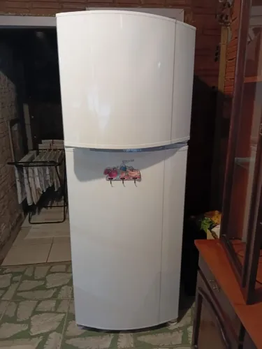 Geladeira 410 litros