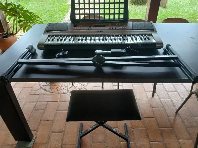 Teclado Yamaha PSR E313 R$750,00
