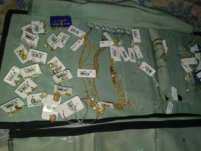 Vendo joias minas de ouro quem si enteresar eu faço entrega vendo avista no Pix dinheiro