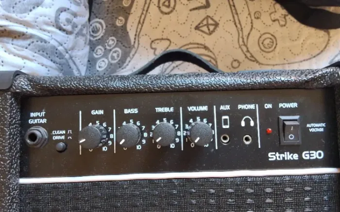 Amplificador g33 borne strike