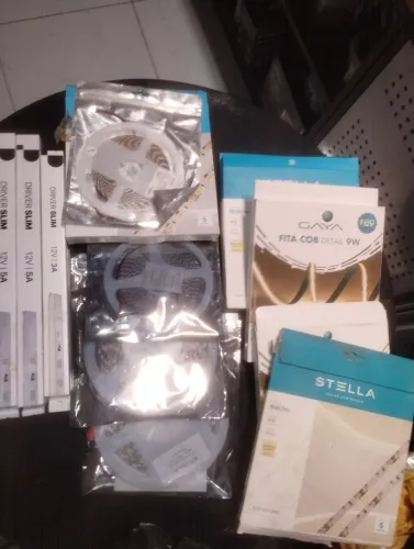 fita de led e driver ou fonte