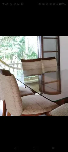 Mesa com 8 cadeiras
