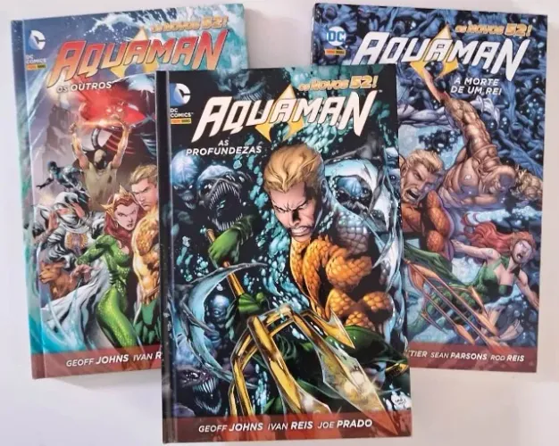 3 HQ PANINI AQUAMAN NOVOS 52 (COMPLETO)