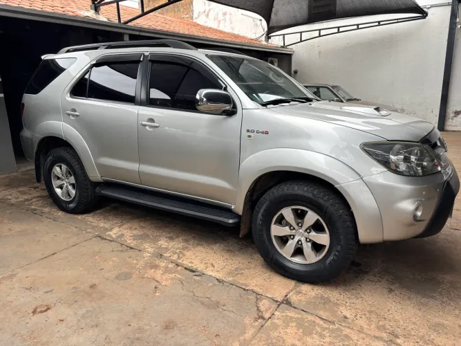 Toyota Hilux SW4 SRV D4-d 4X4 3.0 TDI Dies. AUT 2008