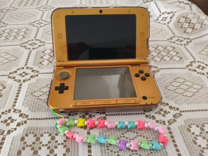 Nintendo 3ds Xl: The Legend Of Zelda A Link Between Worlds Dourado