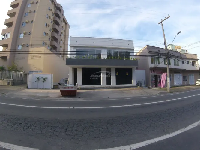 Prédio comercial na Vila Nova