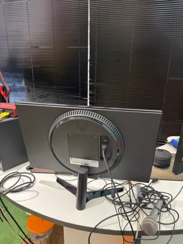 Monitor Gamer LG UltraGear 24? IPS 144Hz 1ms Full HD