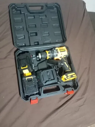 Parafusadeira/Furadeira de Impacto ET2355 21V - Completa com 2 Baterias e Maleta
