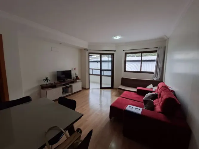 Apartamento com 03 quartos no Centro