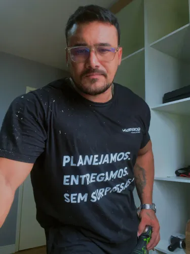 Montador de móveis e pequenos trabalhos como instalação de portas e móveis planejados
