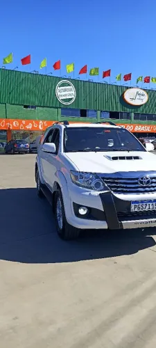 Toyota Hilux SW4 SRV D4-d 4X4 3.0 TDI Dies. AUT 2014