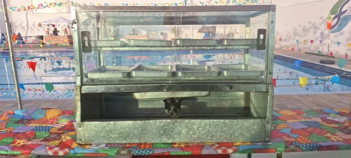 Vitrine Estufa para Salgado Usada e muito bem conservada.