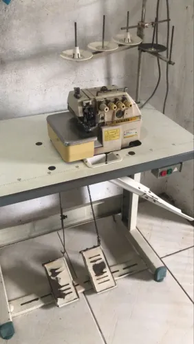 Máquinas overlok 1200 e a goleira 1000