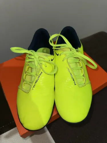 Chuteira jr phanton Nike - tamanho 36