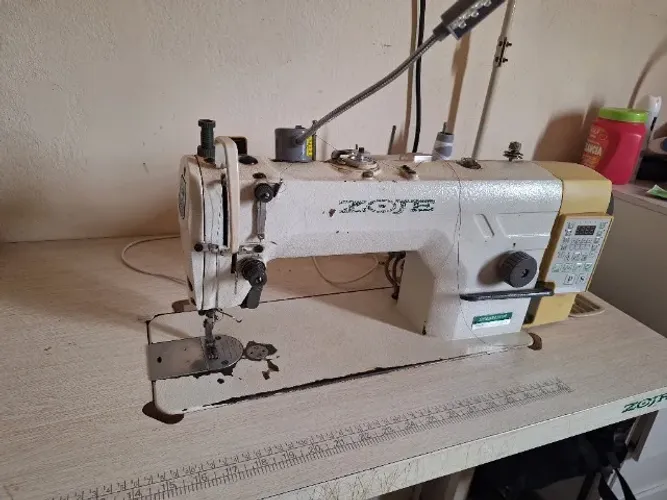 Maquina de costura