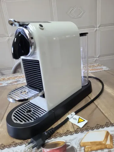 Cafeteira Nespresso Branca 110V