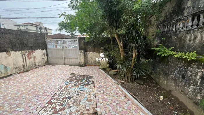 Terreno à venda no Jardim Independência em São Vicente.