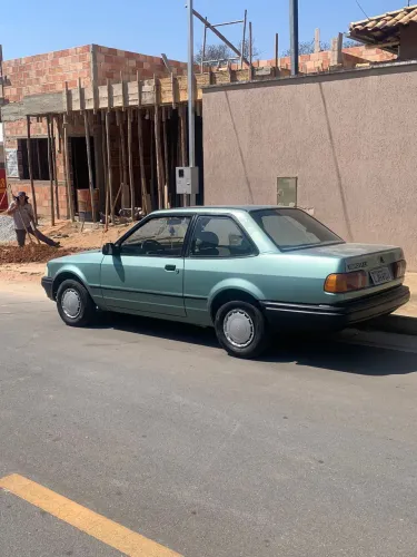Ford Verona LX 1.6 (modelo Antigo) 1990