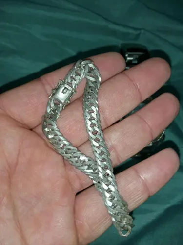 Pulseira de prata pra sair rapido $200