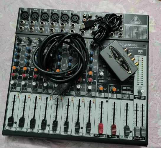 Mixer Behringer Xenyx 1222 FX