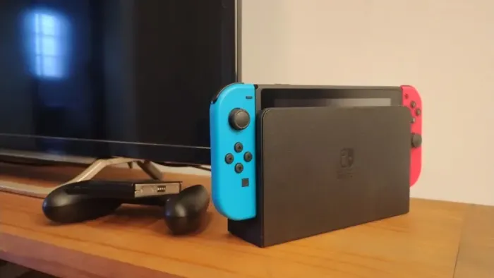 Nintendo Switch 32GB - Seminovo + DOCK + todo original