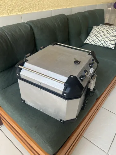 BAÚ GIVI PARA MOTO.