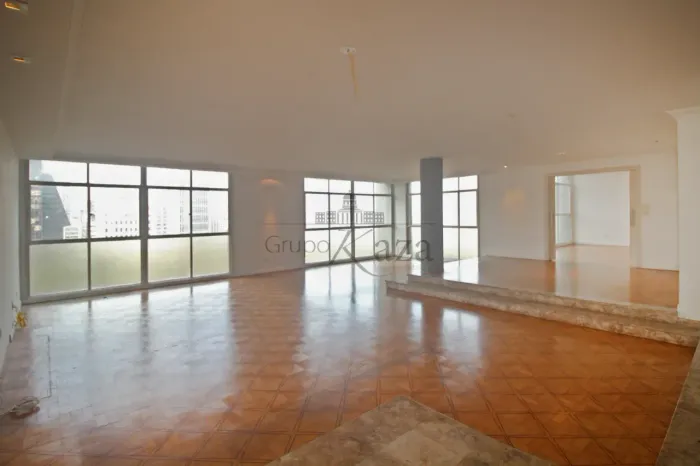 Apartamento - Jardim Paulista - 3 Dormitórios - 303m².